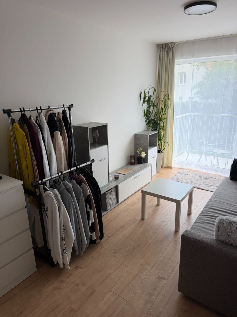 Prenájom bytu 1-izbový 31 m², Českobrodská, Praha, Praha Prenájom bytu 1-izbový 31 m², Českobrodská, Praha, Praha