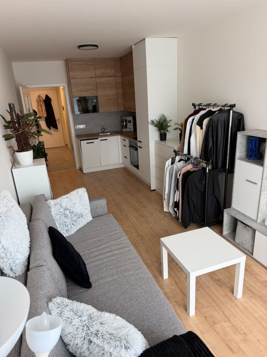 Prenájom bytu 1-izbový 31 m², Českobrodská, Praha, Praha Prenájom bytu 1-izbový 31 m², Českobrodská, Praha, Praha