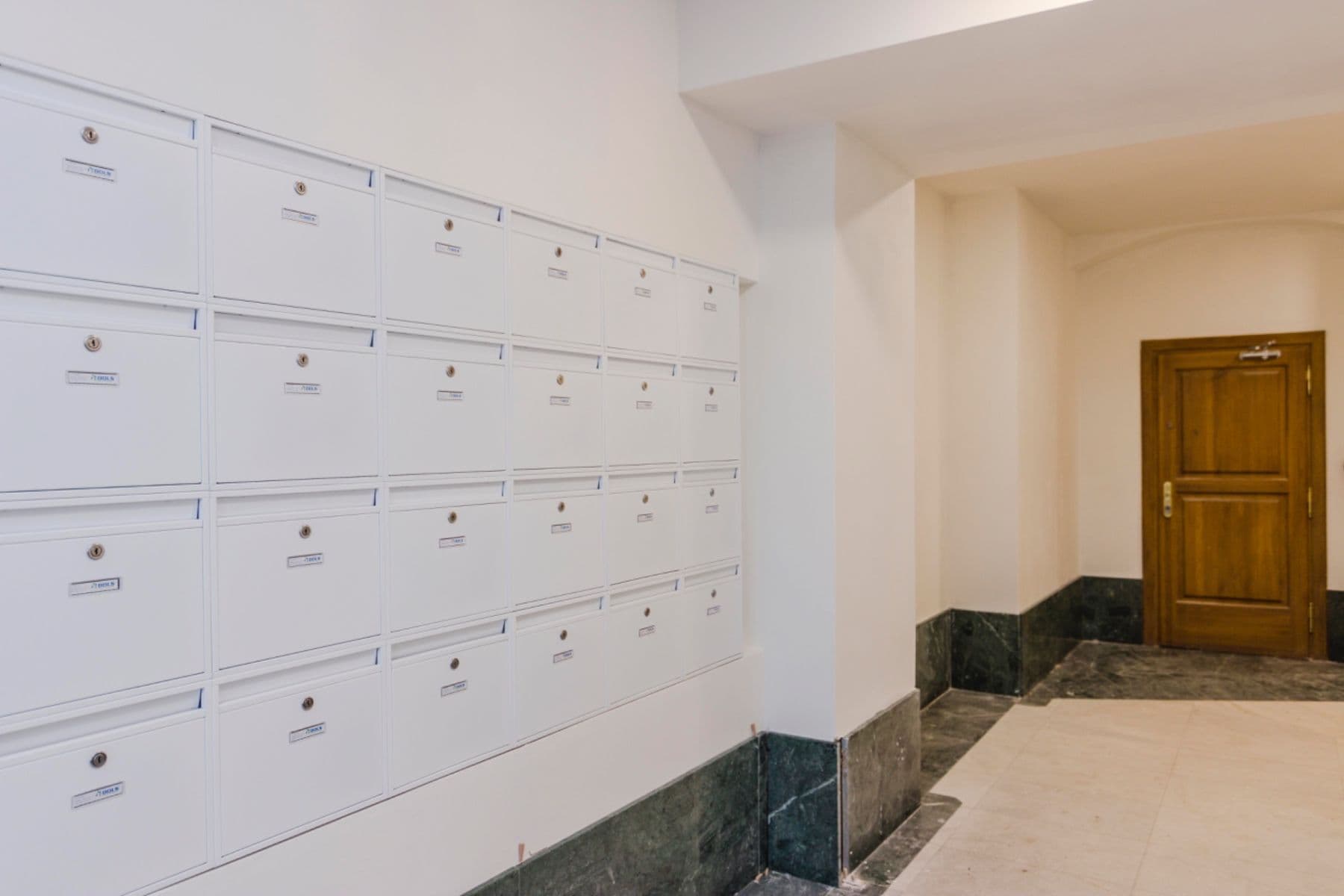Prenájom bytu 2-izbový 35 m², Na Zámecké, Praha, Praha Prenájom bytu 2-izbový 35 m², Na Zámecké, Praha, Praha