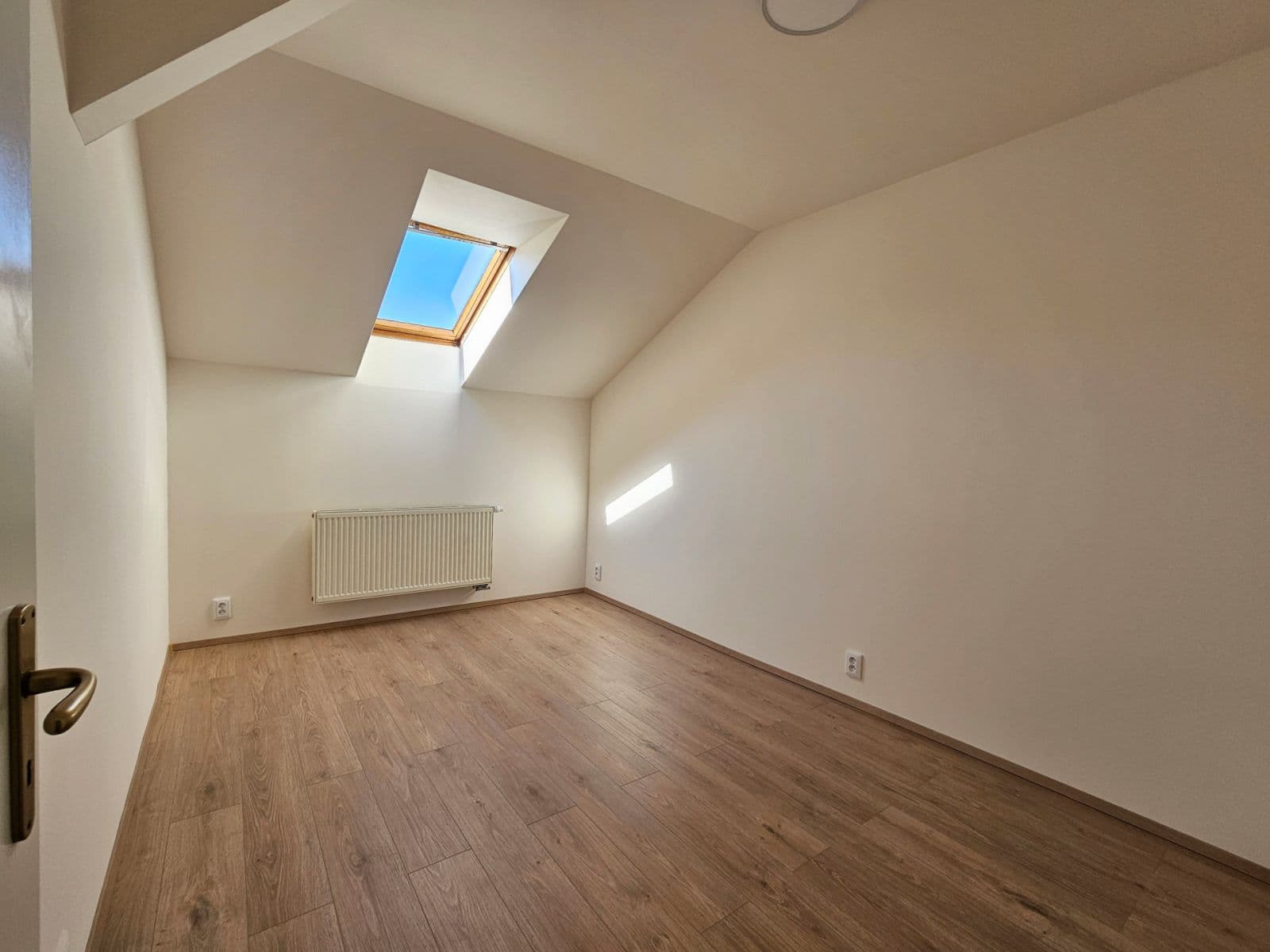 Prenájom bytu 3-izbový 68 m², Jugoslávská, Praha, Praha Prenájom bytu 3-izbový 68 m², Jugoslávská, Praha, Praha