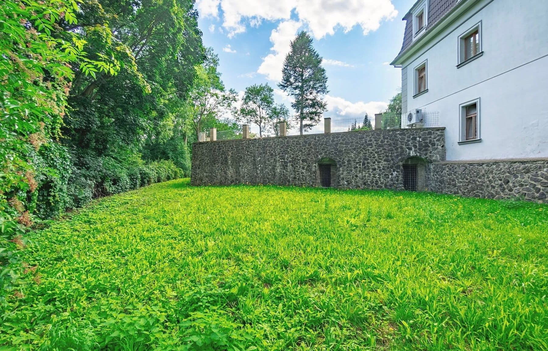 Predaj domu 193 m², pozemek 2.441 m², Elišky Krásnohorské, Ústí nad Labem, Ústecký kraj Predaj domu 193 m², pozemek 2.441 m², Elišky Krásnohorské, Ústí nad Labem, Ústecký kraj