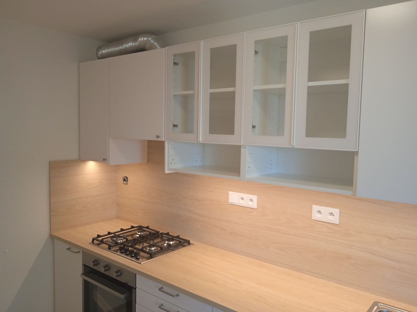 Prenájom bytu 3-izbový 77 m², Od Vysoké, Praha, Praha Prenájom bytu 3-izbový 77 m², Od Vysoké, Praha, Praha