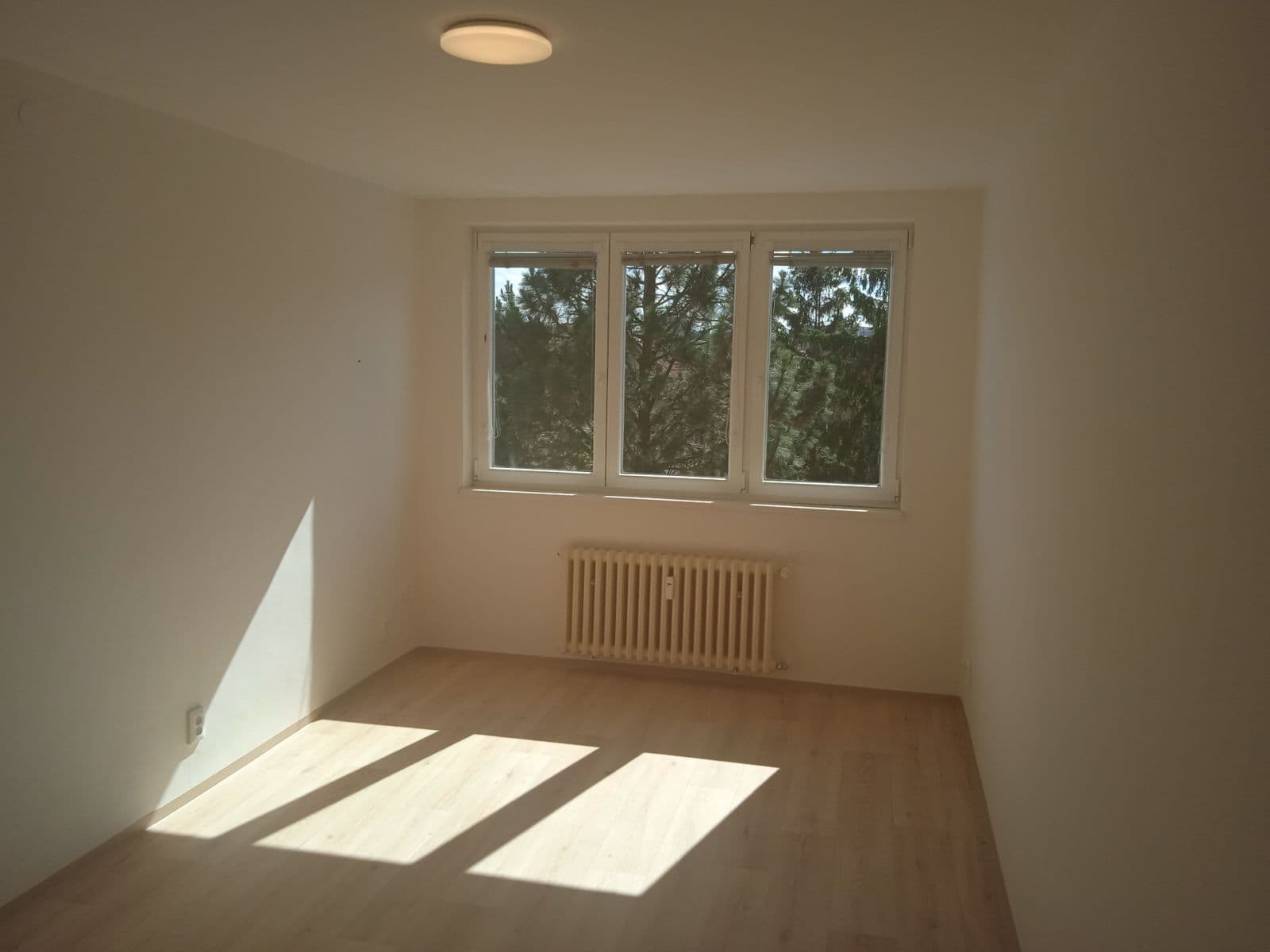 Prenájom bytu 3-izbový 77 m², Od Vysoké, Praha, Praha Prenájom bytu 3-izbový 77 m², Od Vysoké, Praha, Praha