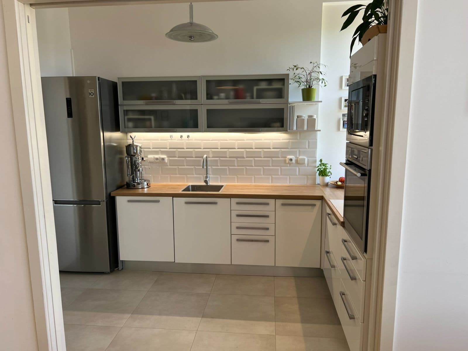 Prenájom bytu 3-izbový 73 m², Na Václavce, Praha, Praha Prenájom bytu 3-izbový 73 m², Na Václavce, Praha, Praha