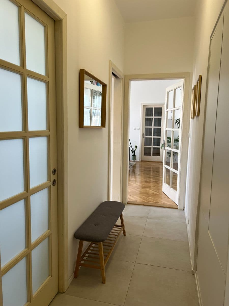 Prenájom bytu 3-izbový 73 m², Na Václavce, Praha, Praha Prenájom bytu 3-izbový 73 m², Na Václavce, Praha, Praha