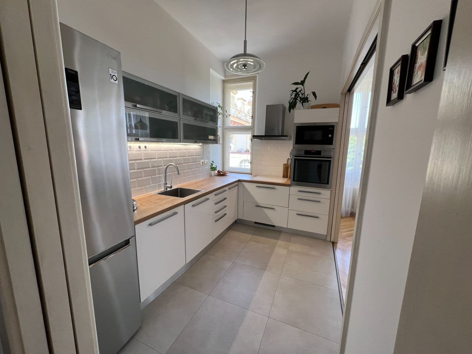 Prenájom bytu 3-izbový 73 m², Na Václavce, Praha, Praha Prenájom bytu 3-izbový 73 m², Na Václavce, Praha, Praha