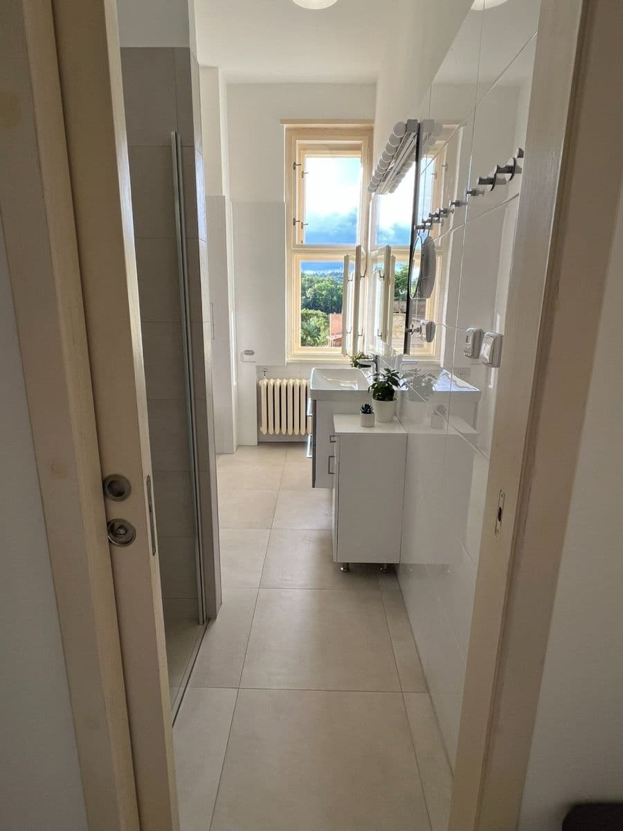 Prenájom bytu 3-izbový 73 m², Na Václavce, Praha, Praha Prenájom bytu 3-izbový 73 m², Na Václavce, Praha, Praha