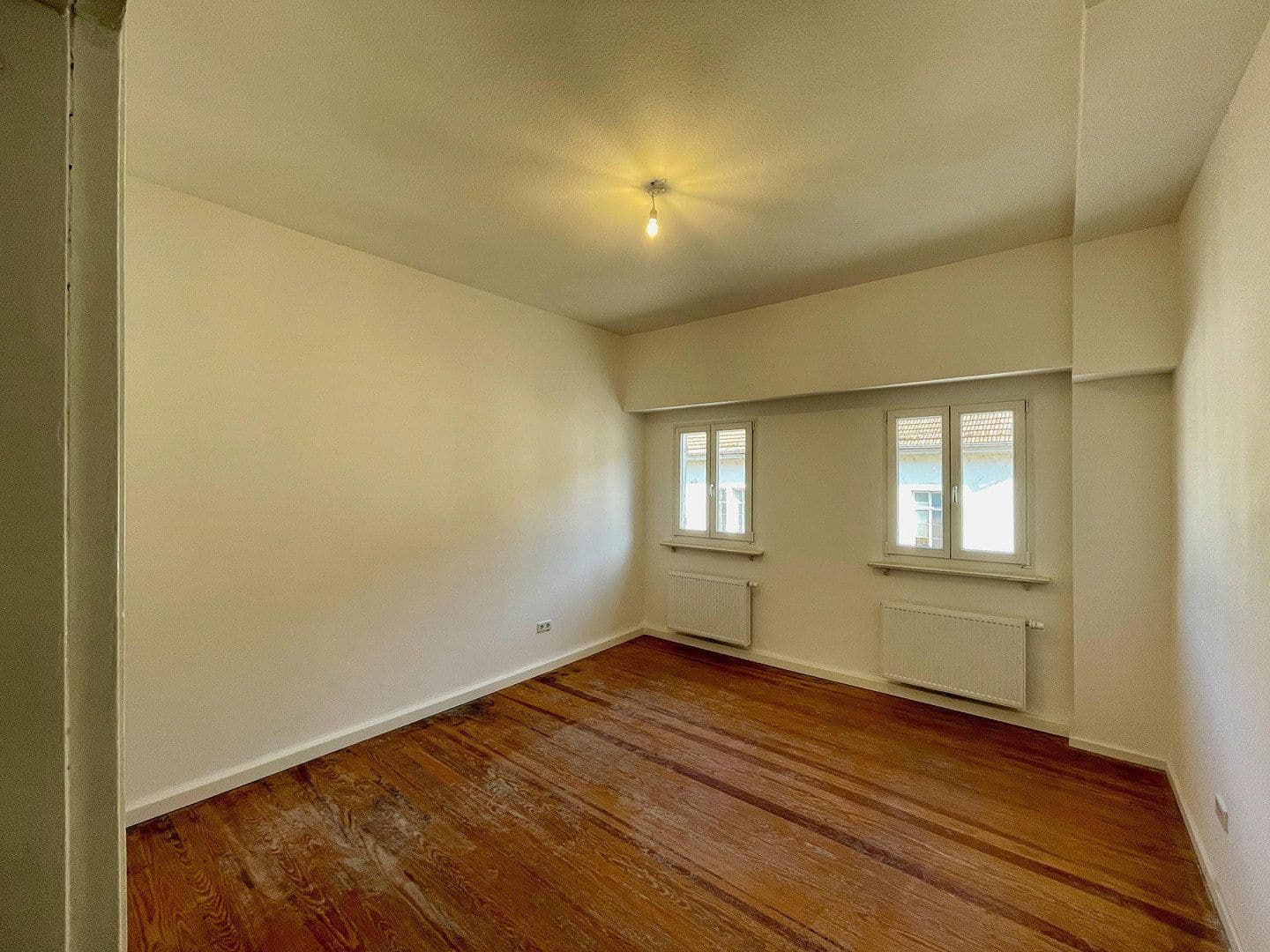 Predaj domu 220 m², pozemek 300 m², Talstr. 71, Frankeneck, Porýnie-Falcko Predaj domu 220 m², pozemek 300 m², Talstr. 71, Frankeneck, Porýnie-Falcko