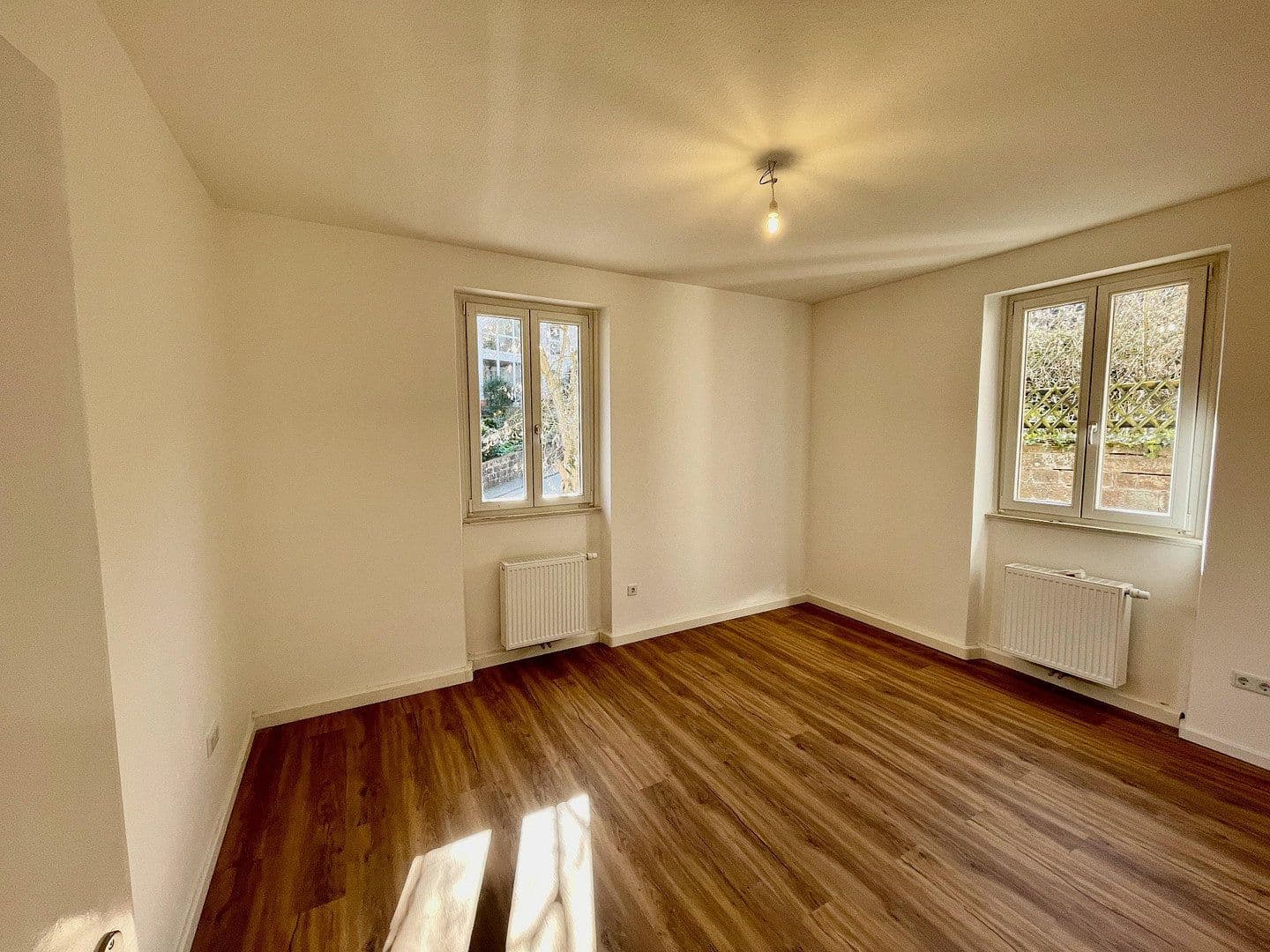 Predaj domu 220 m², pozemek 300 m², Talstr. 71, Frankeneck, Porýnie-Falcko Predaj domu 220 m², pozemek 300 m², Talstr. 71, Frankeneck, Porýnie-Falcko