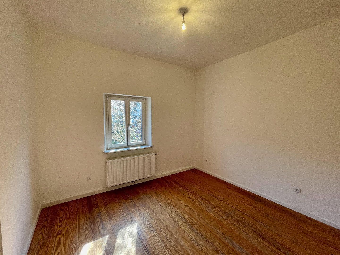 Predaj domu 220 m², pozemek 300 m², Talstr. 71, Frankeneck, Porýnie-Falcko Predaj domu 220 m², pozemek 300 m², Talstr. 71, Frankeneck, Porýnie-Falcko