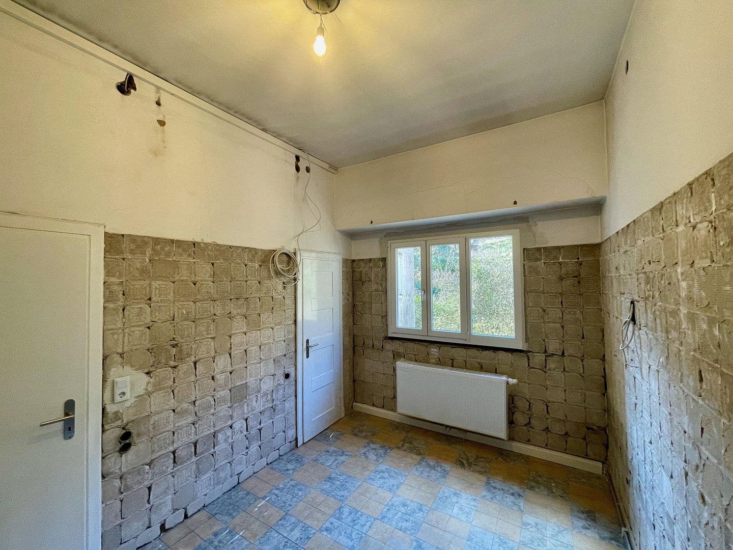Predaj domu 220 m², pozemek 300 m², Talstr. 71, Frankeneck, Porýnie-Falcko Predaj domu 220 m², pozemek 300 m², Talstr. 71, Frankeneck, Porýnie-Falcko