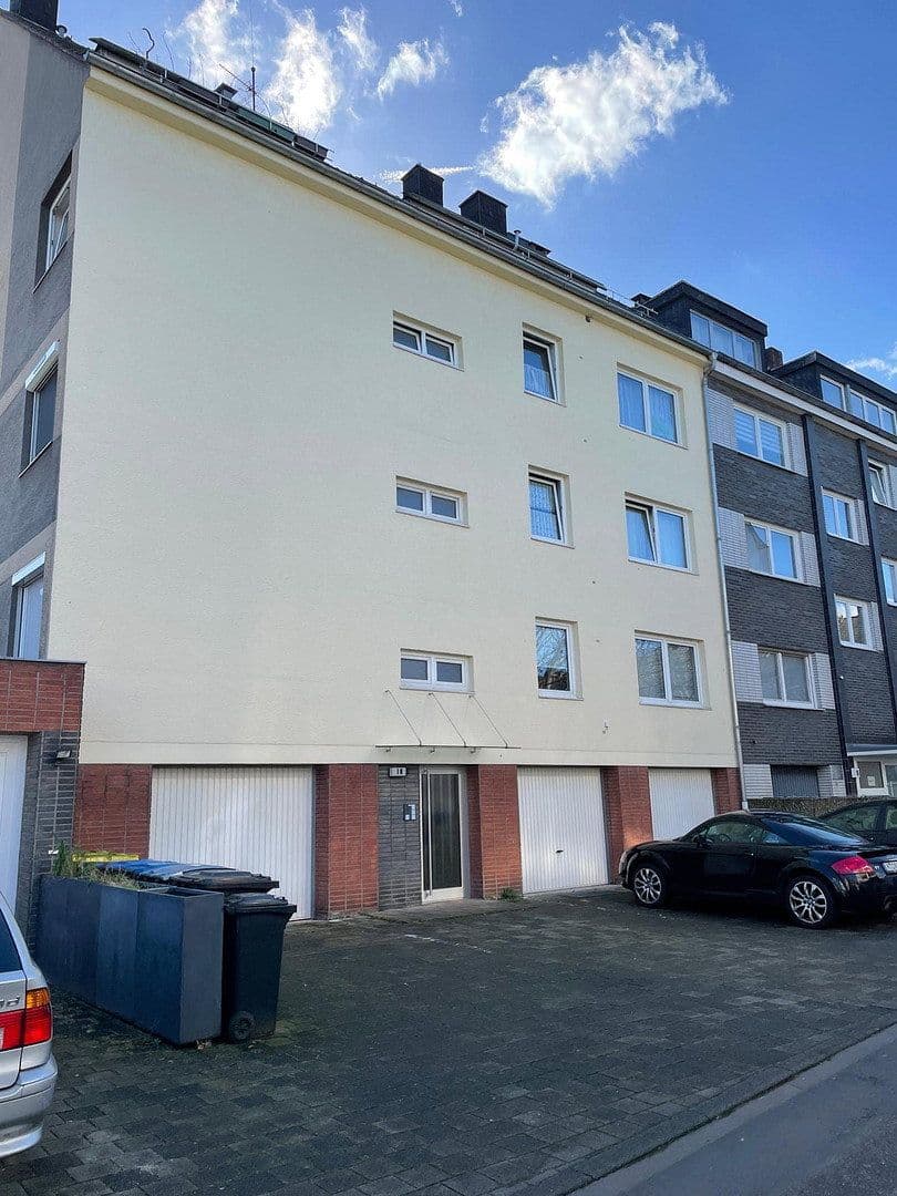 Prenájom bytu 3-izbový 72 m², Isolanistrasse 18, Köln, Severné Porýnie - Westfálsko Prenájom bytu 3-izbový 72 m², Isolanistrasse 18, Köln, Severné Porýnie - Westfálsko