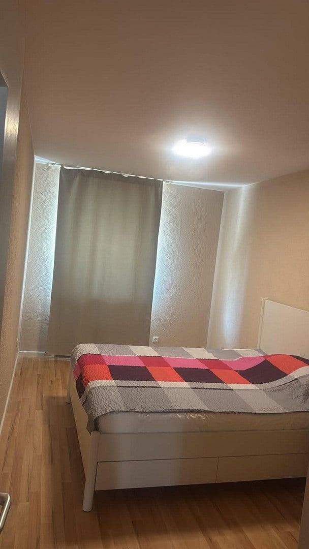 Prenájom bytu 3-izbový 72 m², Isolanistrasse 18, Köln, Severné Porýnie - Westfálsko Prenájom bytu 3-izbový 72 m², Isolanistrasse 18, Köln, Severné Porýnie - Westfálsko