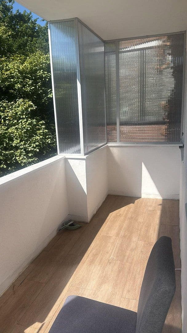 Prenájom bytu 3-izbový 72 m², Isolanistrasse 18, Köln, Severné Porýnie - Westfálsko Prenájom bytu 3-izbový 72 m², Isolanistrasse 18, Köln, Severné Porýnie - Westfálsko