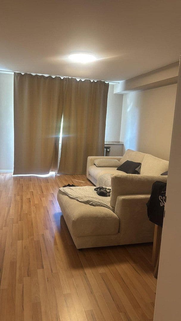 Prenájom bytu 3-izbový 72 m², Isolanistrasse 18, Köln, Severné Porýnie - Westfálsko Prenájom bytu 3-izbový 72 m², Isolanistrasse 18, Köln, Severné Porýnie - Westfálsko