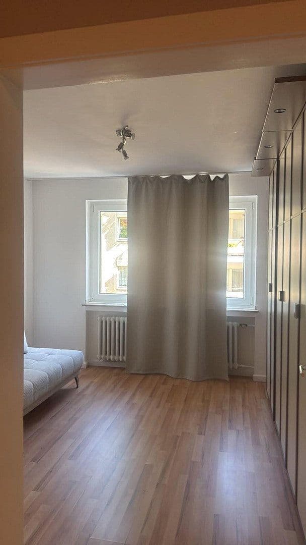 Prenájom bytu 3-izbový 72 m², Isolanistrasse 18, Köln, Severné Porýnie - Westfálsko Prenájom bytu 3-izbový 72 m², Isolanistrasse 18, Köln, Severné Porýnie - Westfálsko