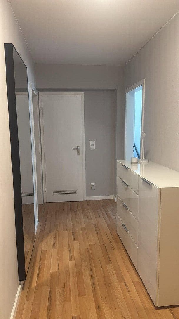 Prenájom bytu 3-izbový 72 m², Isolanistrasse 18, Köln, Severné Porýnie - Westfálsko Prenájom bytu 3-izbový 72 m², Isolanistrasse 18, Köln, Severné Porýnie - Westfálsko