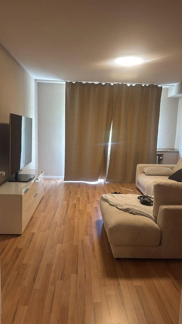 Prenájom bytu 3-izbový 72 m², Isolanistrasse 18, Köln, Severné Porýnie - Westfálsko Prenájom bytu 3-izbový 72 m², Isolanistrasse 18, Köln, Severné Porýnie - Westfálsko