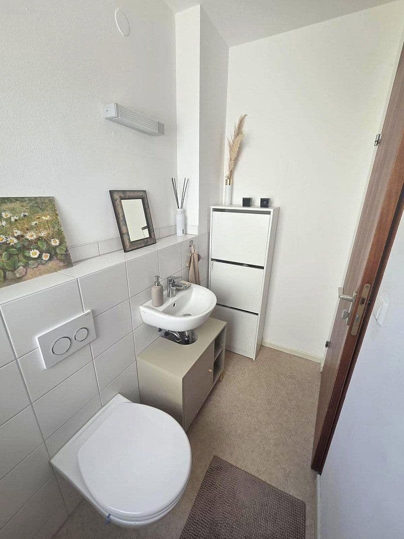 Prenájom bytu 4-izbový 117 m², Danziger-Straße 40, Tübingen, Bádensko-Wurttembersko Prenájom bytu 4-izbový 117 m², Danziger-Straße 40, Tübingen, Bádensko-Wurttembersko