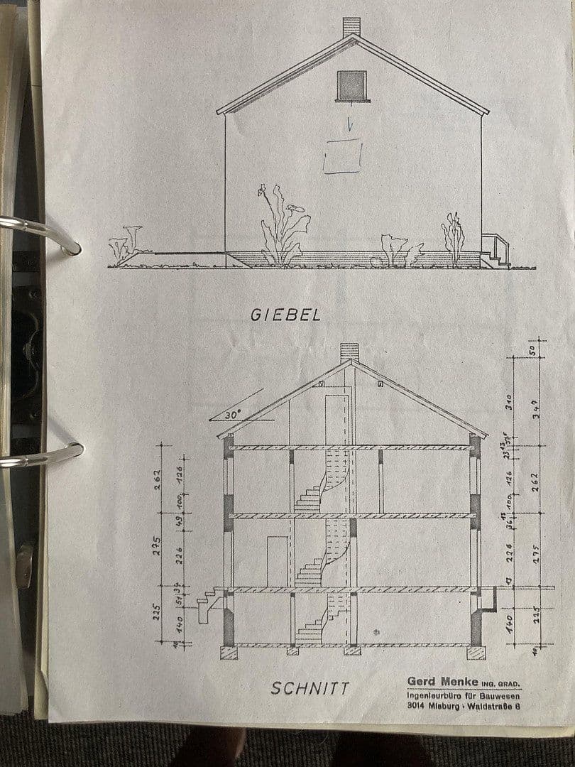 Predaj domu 154 m², pozemek 373 m², Eichstraße 34, Langenhagen, Dolné Sasko Predaj domu 154 m², pozemek 373 m², Eichstraße 34, Langenhagen, Dolné Sasko