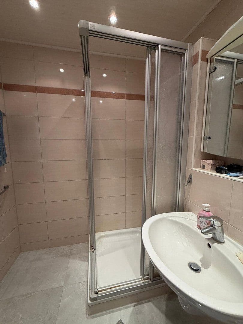 Prenájom bytu 60 m², Rosenthalstraße 7, Ludwigshafen am Rhein, Porýnie-Falcko Prenájom bytu 60 m², Rosenthalstraße 7, Ludwigshafen am Rhein, Porýnie-Falcko