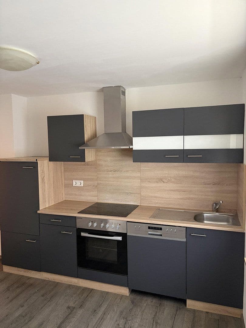 Prenájom bytu 3-izbový 85 m², Oberlauch, Porýnie-Falcko Prenájom bytu 3-izbový 85 m², Oberlauch, Porýnie-Falcko