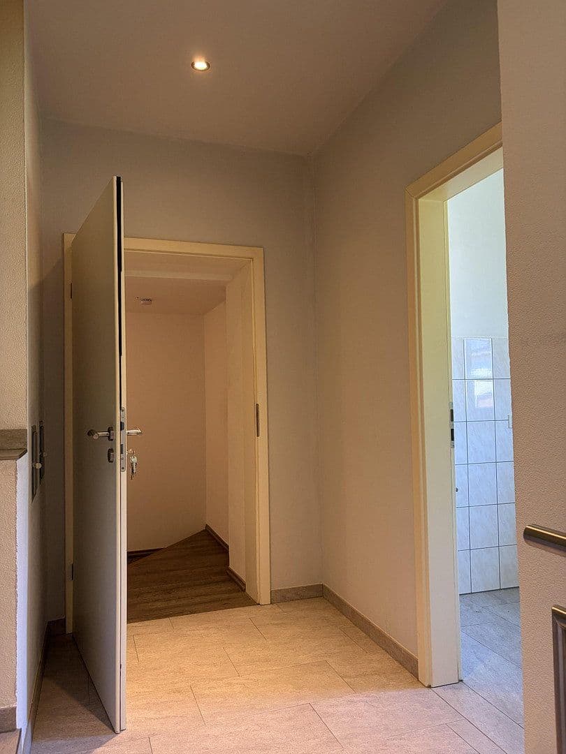 Prenájom bytu 3-izbový 85 m², Oberlauch, Porýnie-Falcko Prenájom bytu 3-izbový 85 m², Oberlauch, Porýnie-Falcko