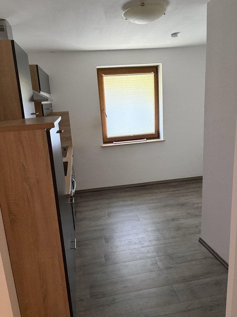 Prenájom bytu 3-izbový 85 m², Oberlauch, Porýnie-Falcko Prenájom bytu 3-izbový 85 m², Oberlauch, Porýnie-Falcko