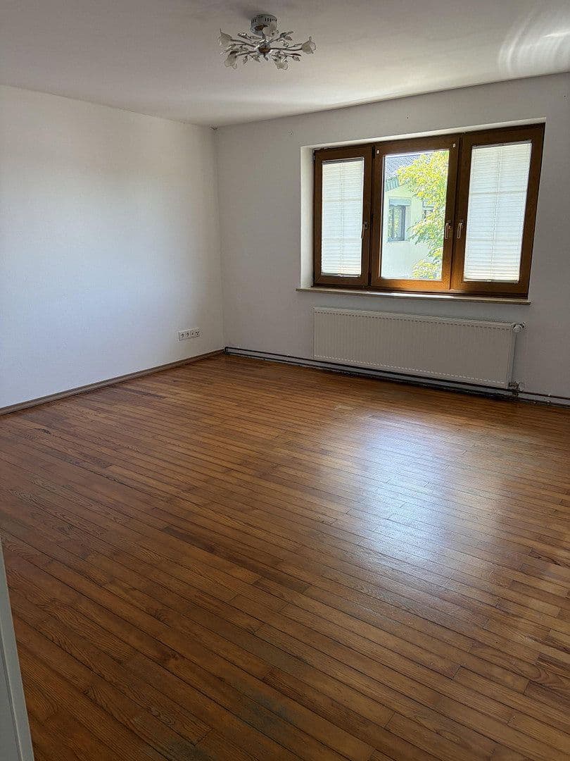 Prenájom bytu 3-izbový 85 m², Oberlauch, Porýnie-Falcko Prenájom bytu 3-izbový 85 m², Oberlauch, Porýnie-Falcko