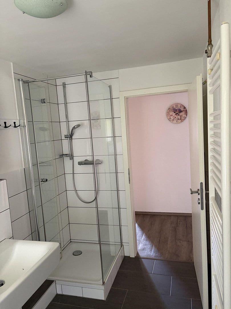 Prenájom bytu 3-izbový 85 m², Oberlauch, Porýnie-Falcko Prenájom bytu 3-izbový 85 m², Oberlauch, Porýnie-Falcko