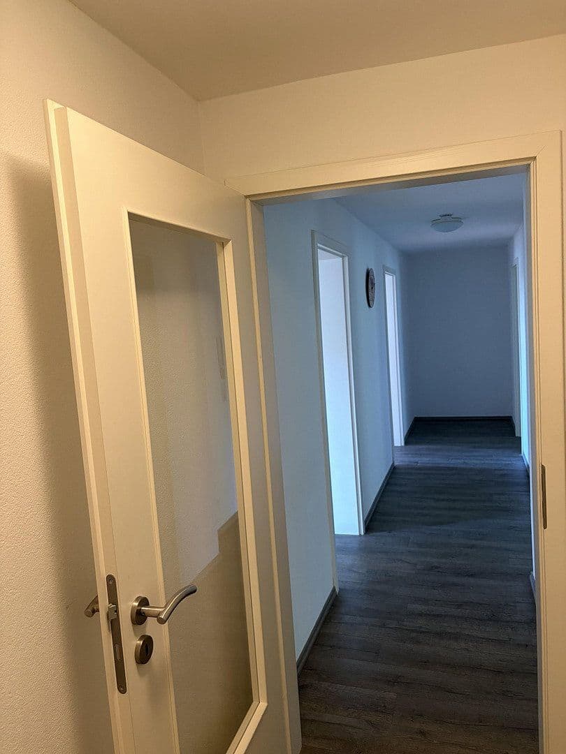 Prenájom bytu 3-izbový 85 m², Oberlauch, Porýnie-Falcko Prenájom bytu 3-izbový 85 m², Oberlauch, Porýnie-Falcko