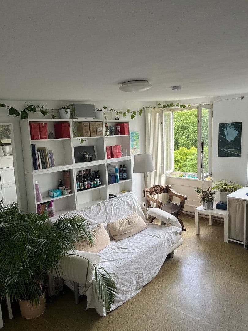 Prenájom bytu 18 m², Neckarhalde 5, Tübingen, Bádensko-Wurttembersko Prenájom bytu 18 m², Neckarhalde 5, Tübingen, Bádensko-Wurttembersko