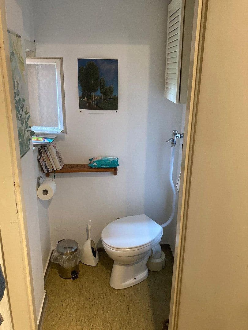 Prenájom bytu 18 m², Neckarhalde 5, Tübingen, Bádensko-Wurttembersko Prenájom bytu 18 m², Neckarhalde 5, Tübingen, Bádensko-Wurttembersko