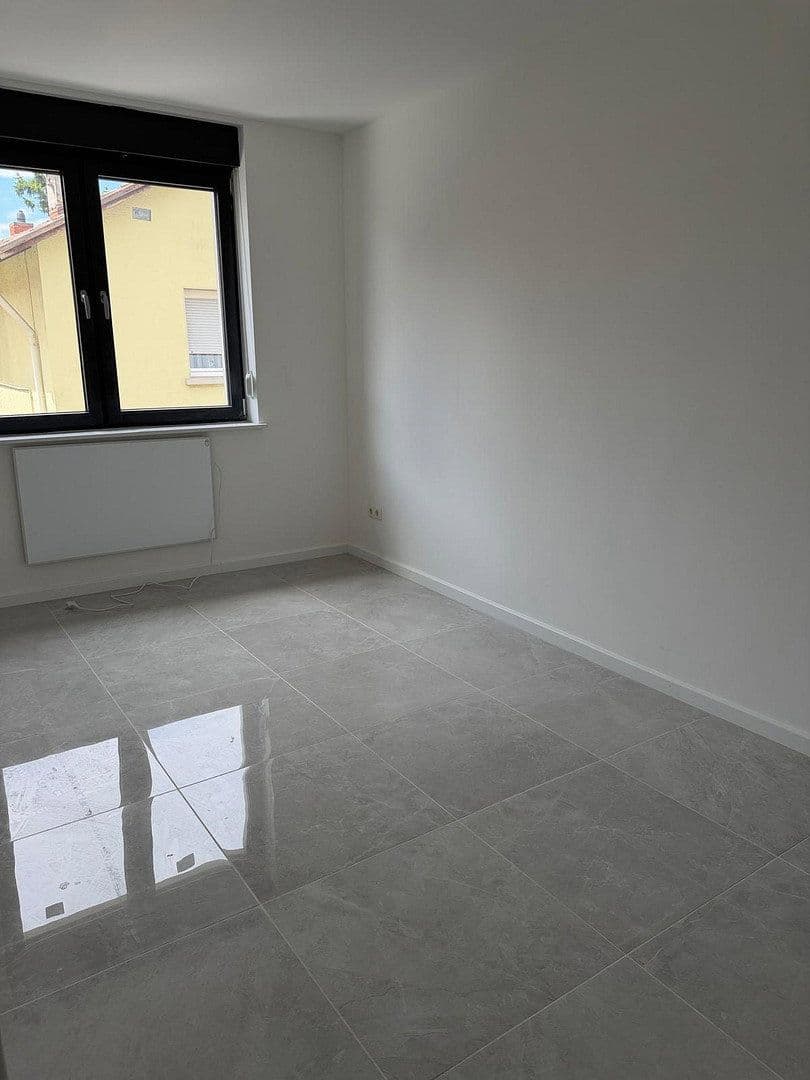 Prenájom bytu 69 m², Altriper Straße 56, Ludwigshafen am Rhein, Porýnie-Falcko Prenájom bytu 69 m², Altriper Straße 56, Ludwigshafen am Rhein, Porýnie-Falcko