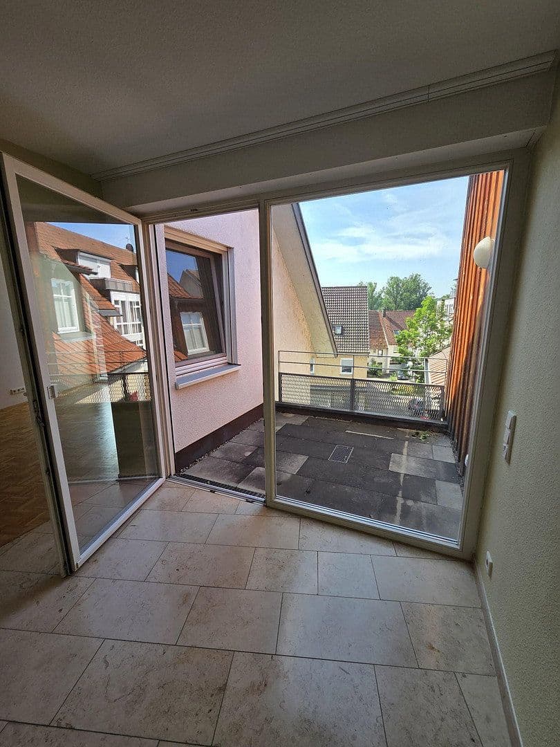 Prenájom bytu 2-izbový 63 m², Nürtingerstr. 1, Nürtingen, Bádensko-Wurttembersko Prenájom bytu 2-izbový 63 m², Nürtingerstr. 1, Nürtingen, Bádensko-Wurttembersko