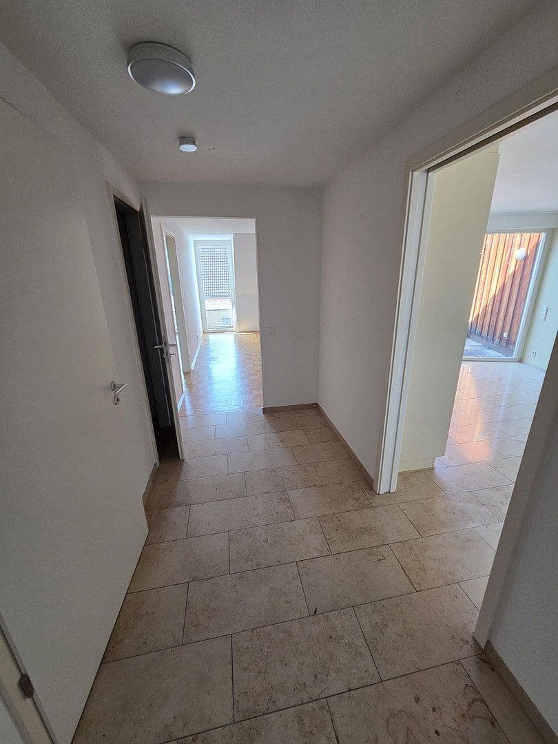 Prenájom bytu 2-izbový 63 m², Nürtingerstr. 1, Nürtingen, Bádensko-Wurttembersko Prenájom bytu 2-izbový 63 m², Nürtingerstr. 1, Nürtingen, Bádensko-Wurttembersko