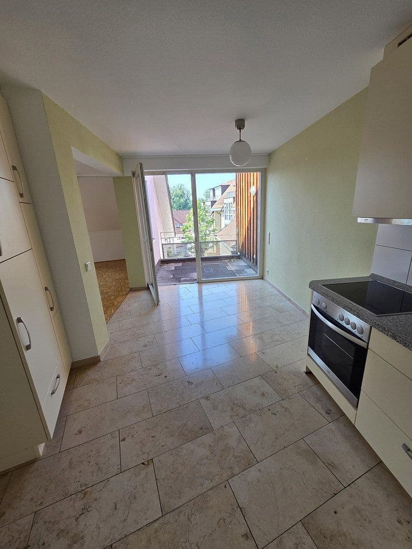 Prenájom bytu 2-izbový 63 m², Nürtingerstr. 1, Nürtingen, Bádensko-Wurttembersko Prenájom bytu 2-izbový 63 m², Nürtingerstr. 1, Nürtingen, Bádensko-Wurttembersko