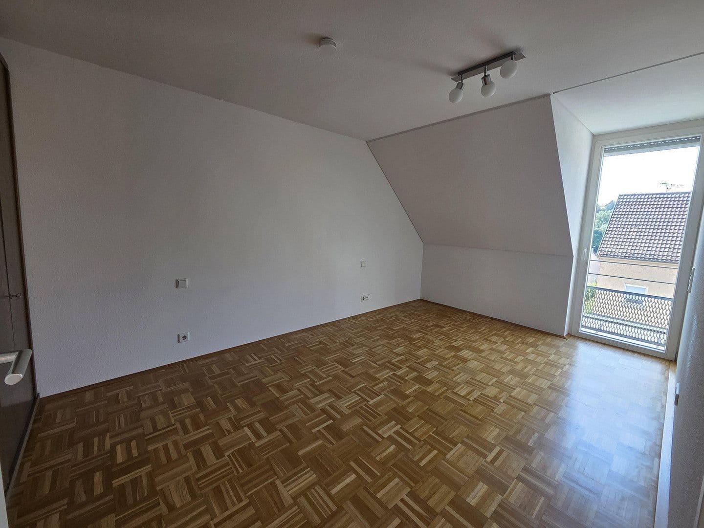 Prenájom bytu 2-izbový 63 m², Nürtingerstr. 1, Nürtingen, Bádensko-Wurttembersko Prenájom bytu 2-izbový 63 m², Nürtingerstr. 1, Nürtingen, Bádensko-Wurttembersko