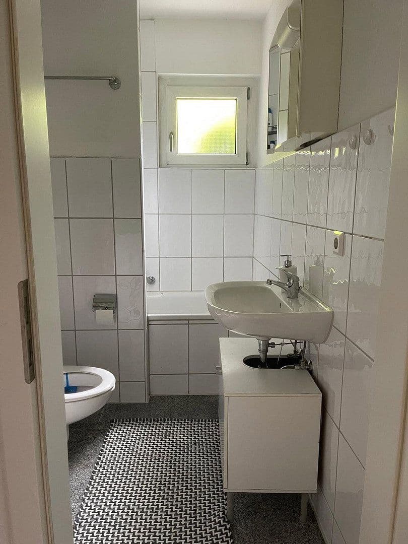 Prenájom bytu 2-izbový 42 m², St.-Georgen-Straße 1, Pforzheim, Bádensko-Wurttembersko Prenájom bytu 2-izbový 42 m², St.-Georgen-Straße 1, Pforzheim, Bádensko-Wurttembersko