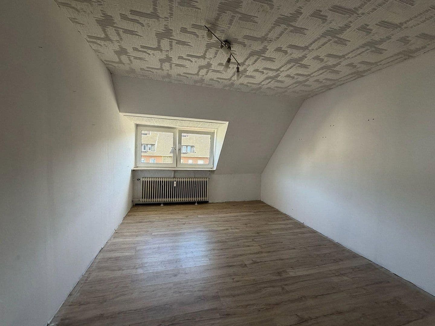 Prenájom bytu 3-izbový 80 m², Menden (Sauerland), Severné Porýnie - Westfálsko Prenájom bytu 3-izbový 80 m², Menden (Sauerland), Severné Porýnie - Westfálsko