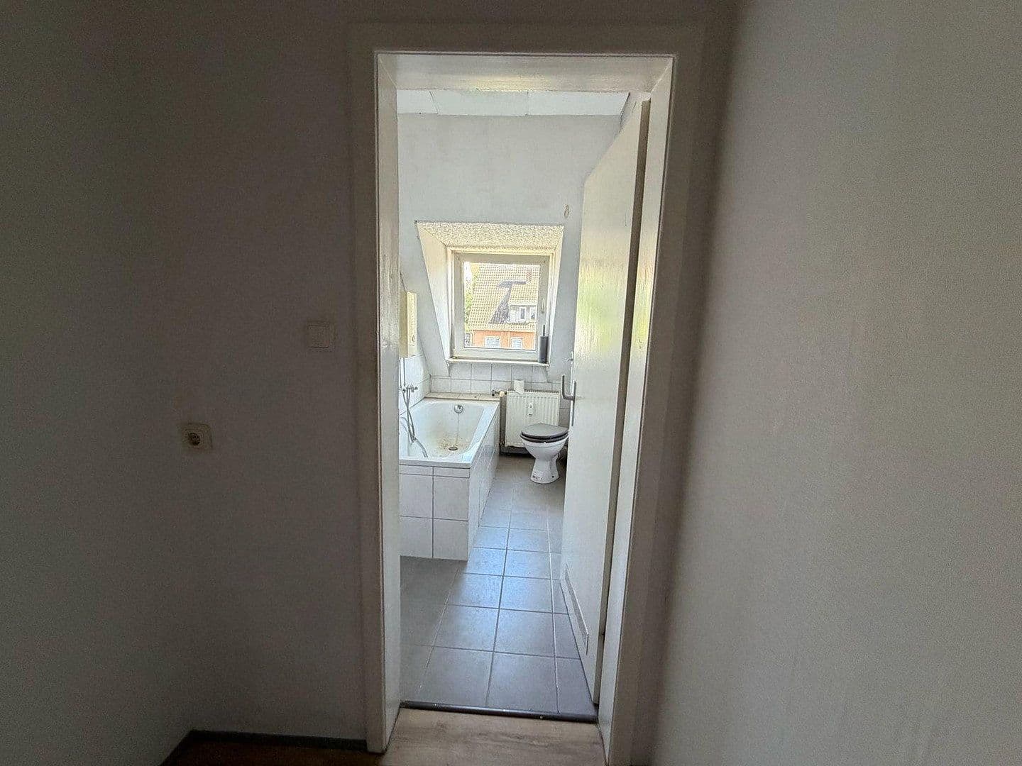 Prenájom bytu 3-izbový 80 m², Menden (Sauerland), Severné Porýnie - Westfálsko Prenájom bytu 3-izbový 80 m², Menden (Sauerland), Severné Porýnie - Westfálsko