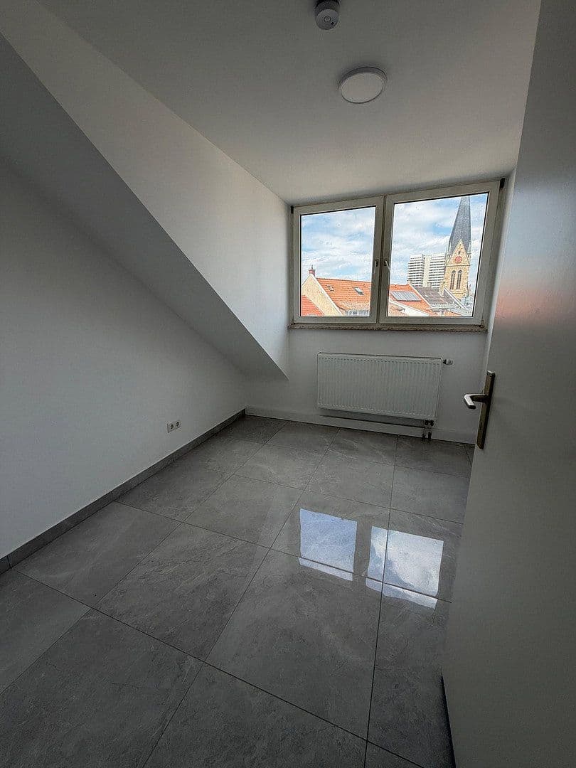 Prenájom bytu 71 m², Goerdelerplatz 10, Ludwigshafen am Rhein, Porýnie-Falcko Prenájom bytu 71 m², Goerdelerplatz 10, Ludwigshafen am Rhein, Porýnie-Falcko