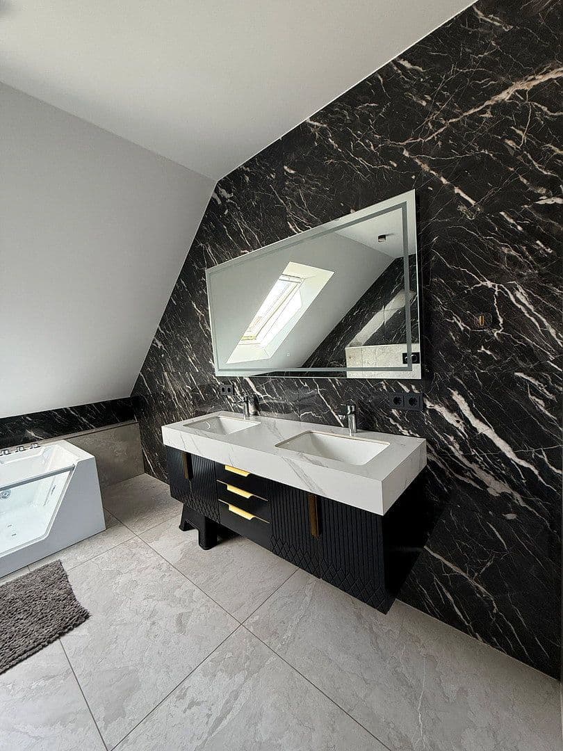 Predaj domu 181 m², pozemek 999 m², Niederhof, Waldbröl, Severné Porýnie - Westfálsko Predaj domu 181 m², pozemek 999 m², Niederhof, Waldbröl, Severné Porýnie - Westfálsko