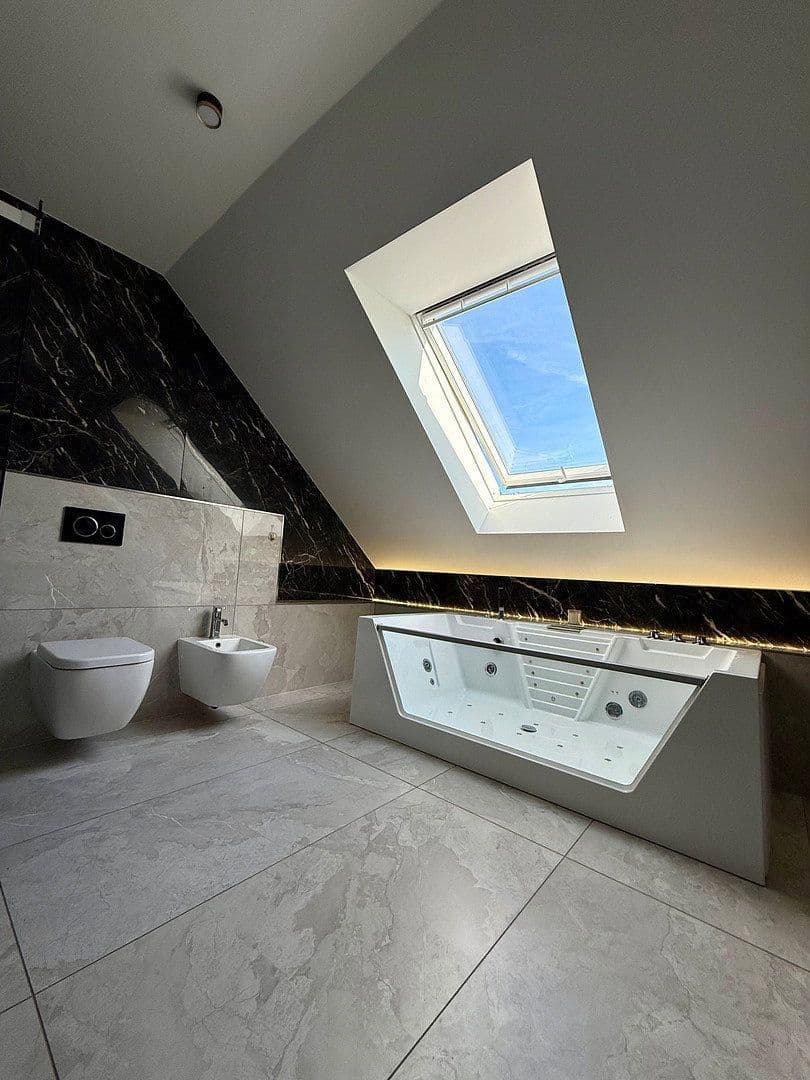 Predaj domu 181 m², pozemek 999 m², Niederhof, Waldbröl, Severné Porýnie - Westfálsko Predaj domu 181 m², pozemek 999 m², Niederhof, Waldbröl, Severné Porýnie - Westfálsko