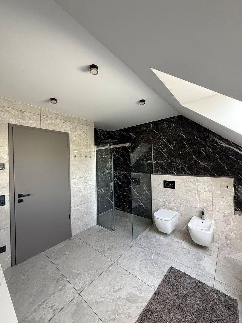 Predaj domu 181 m², pozemek 999 m², Niederhof, Waldbröl, Severné Porýnie - Westfálsko Predaj domu 181 m², pozemek 999 m², Niederhof, Waldbröl, Severné Porýnie - Westfálsko