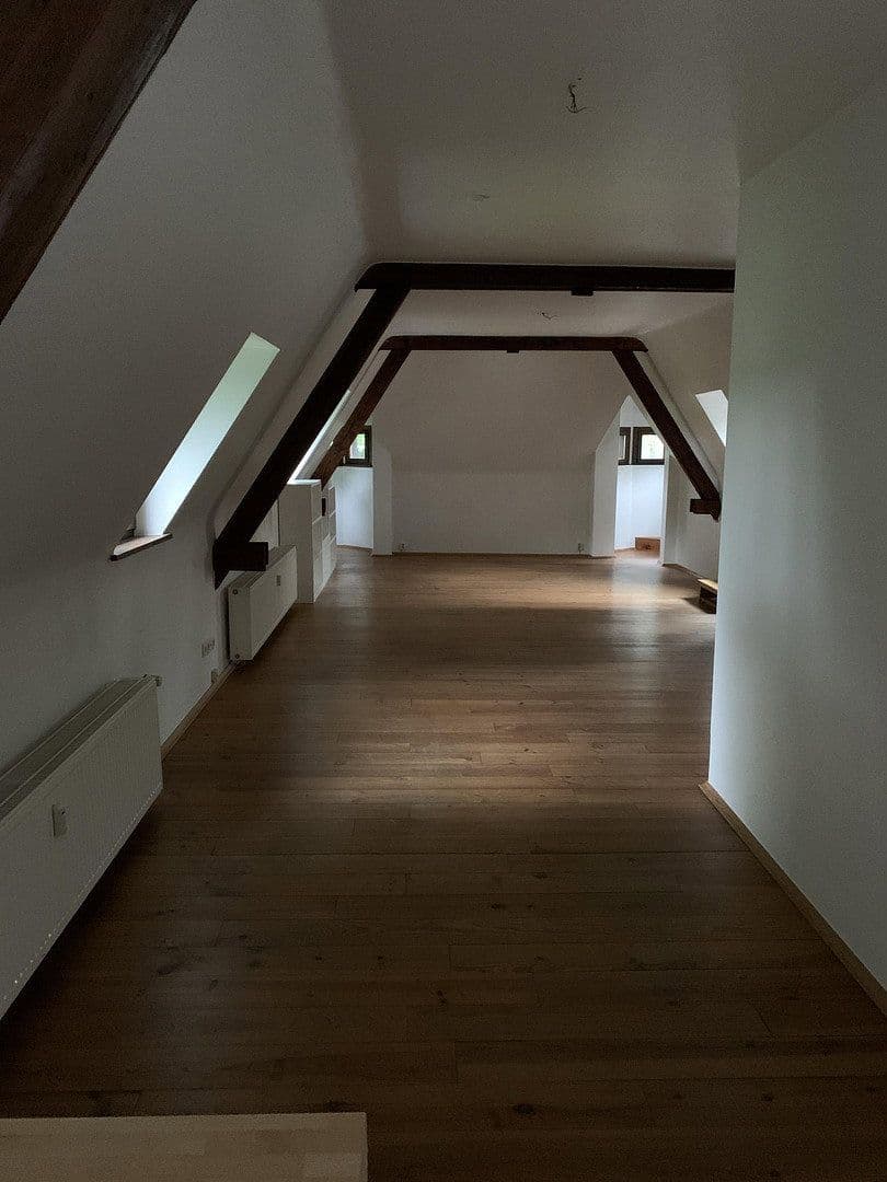 Prenájom bytu 4-izbový 127 m², Mönchengladbach, Severné Porýnie - Westfálsko Prenájom bytu 4-izbový 127 m², Mönchengladbach, Severné Porýnie - Westfálsko