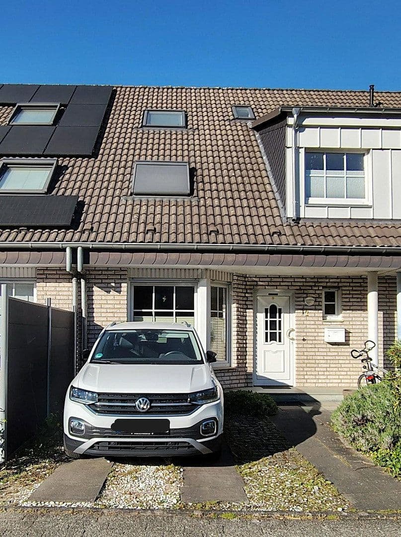 Predaj domu 140 m², pozemek 161 m², Köln, Severné Porýnie - Westfálsko Predaj domu 140 m², pozemek 161 m², Köln, Severné Porýnie - Westfálsko