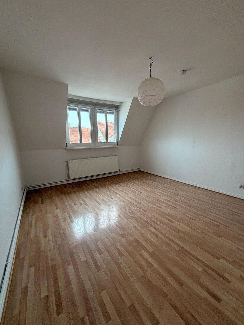 Prenájom bytu 3-izbový 100 m², Martinistr. 17a, Osnabrück, Dolné Sasko Prenájom bytu 3-izbový 100 m², Martinistr. 17a, Osnabrück, Dolné Sasko