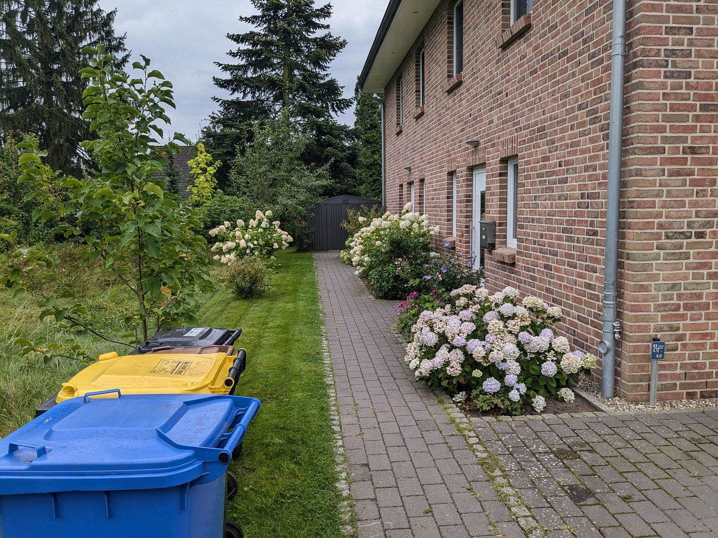 Prenájom domu 130 m², pozemek 250 m², Wilhelmstraße, Tornesch, Šlezvicko-Holštajnsko Prenájom domu 130 m², pozemek 250 m², Wilhelmstraße, Tornesch, Šlezvicko-Holštajnsko