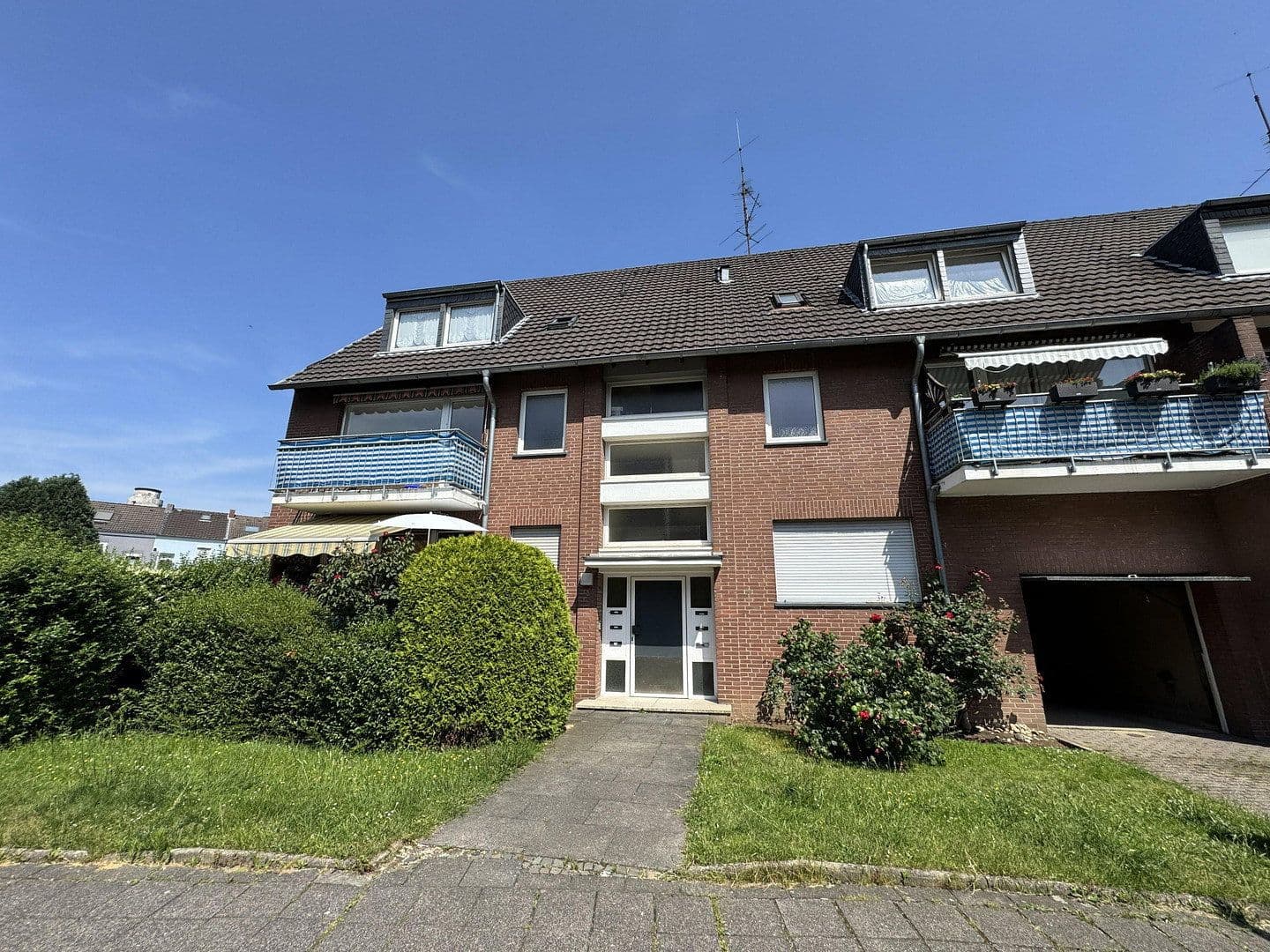 Prenájom bytu 2-izbový 67 m², Nikolausweg, Krefeld, Severné Porýnie - Westfálsko Prenájom bytu 2-izbový 67 m², Nikolausweg, Krefeld, Severné Porýnie - Westfálsko